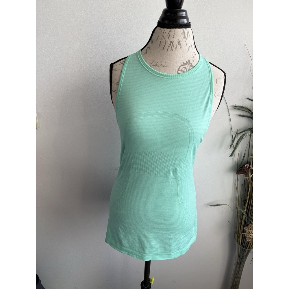 Lululemon Swifty tank top size 8 active wear yoga